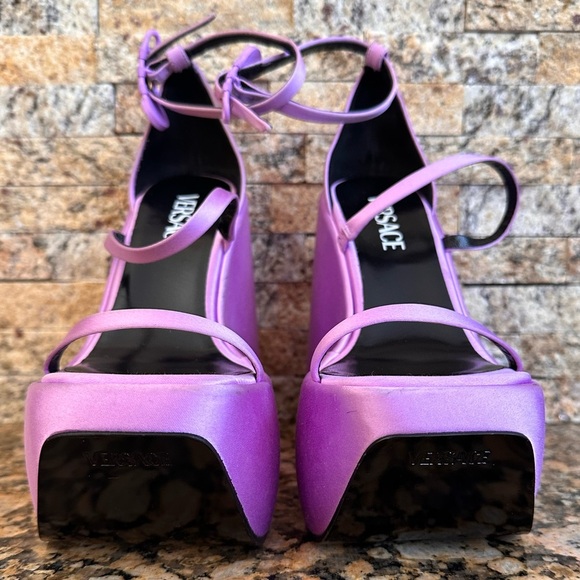 Versace
Triplatform 170mm platform sandals - Picture 6 of 16